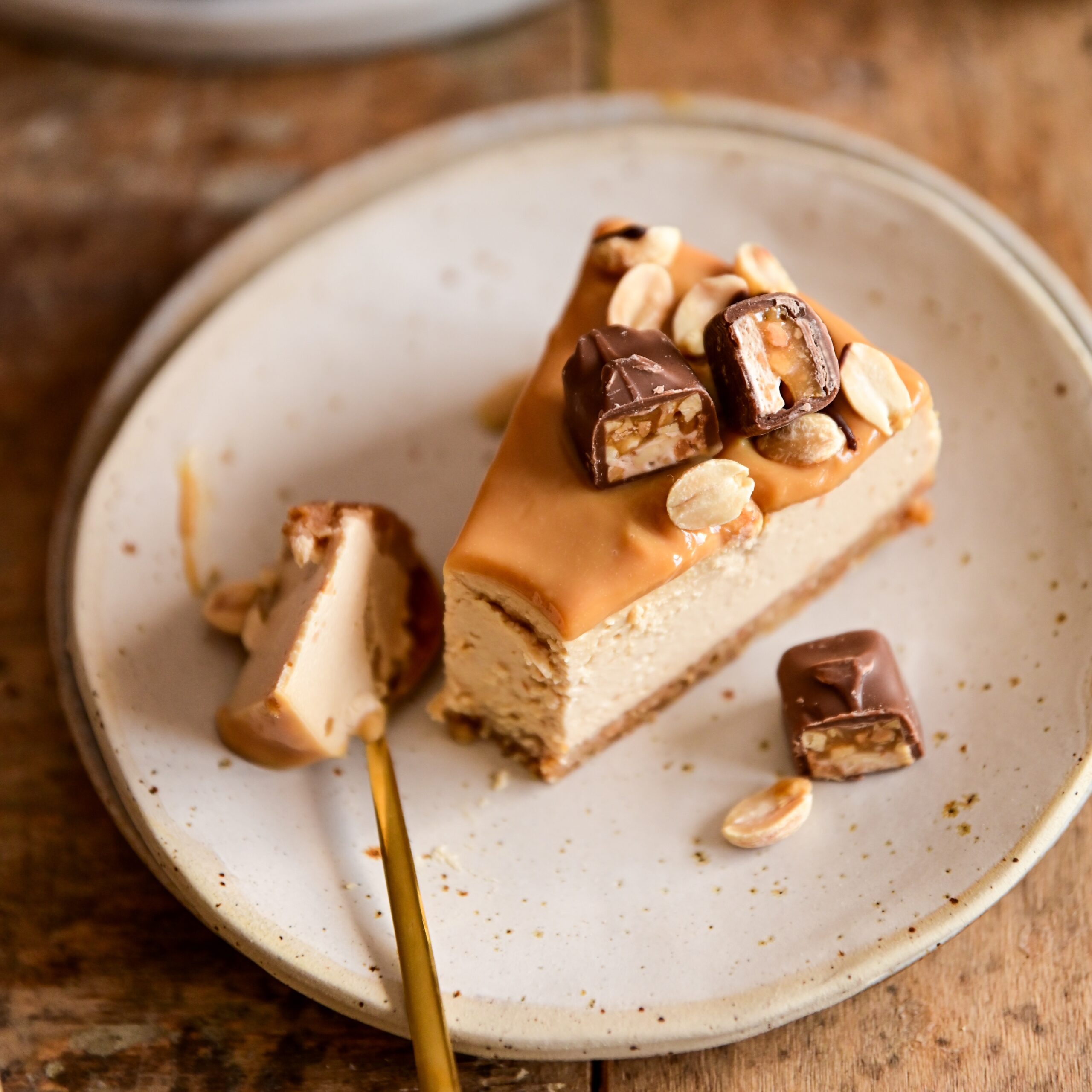 Pieczony sernik a’la Snickers z kajmakiem