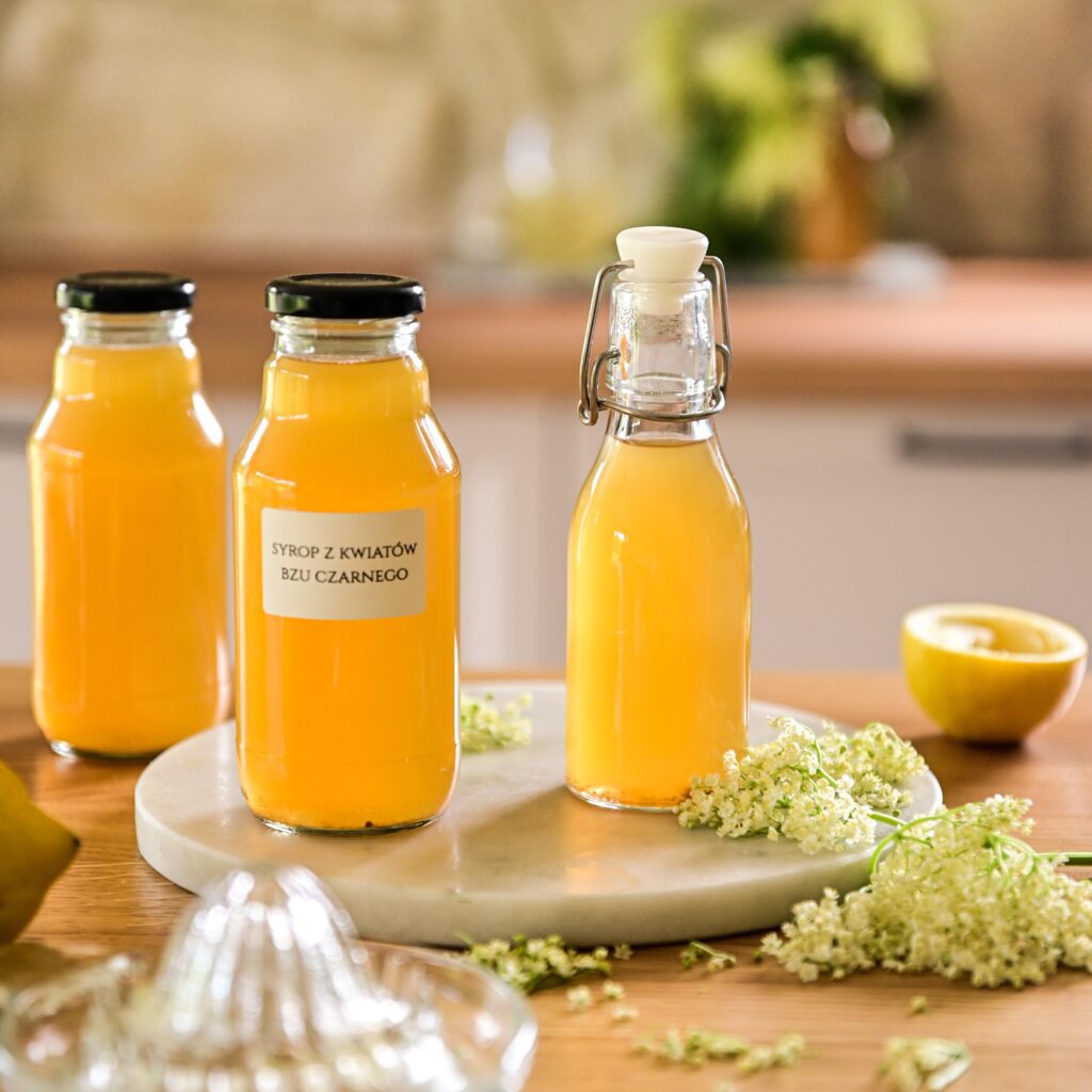 Domowy syrop z&nbsp;kwiatów czarnego bzu